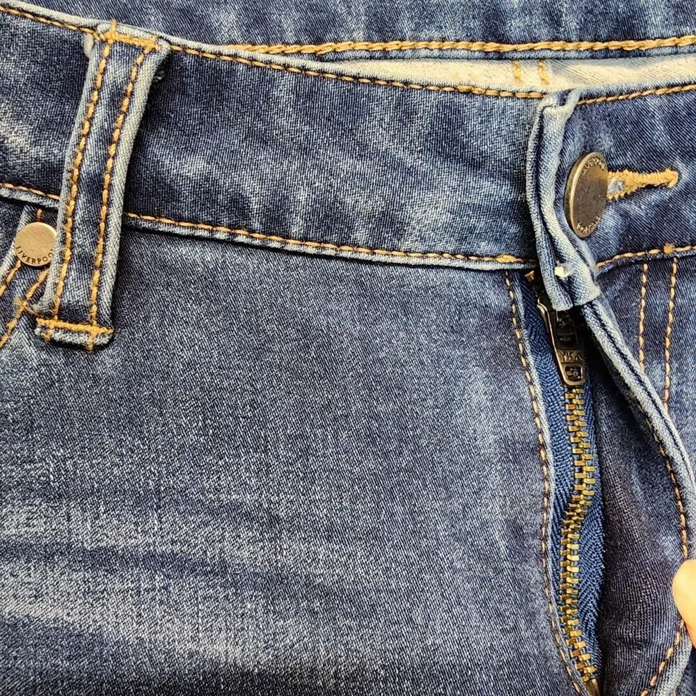 Liverpool Womens Straight Leg Jeans Size 6 28x32 Medium Wash Stretchy Soft Sadie